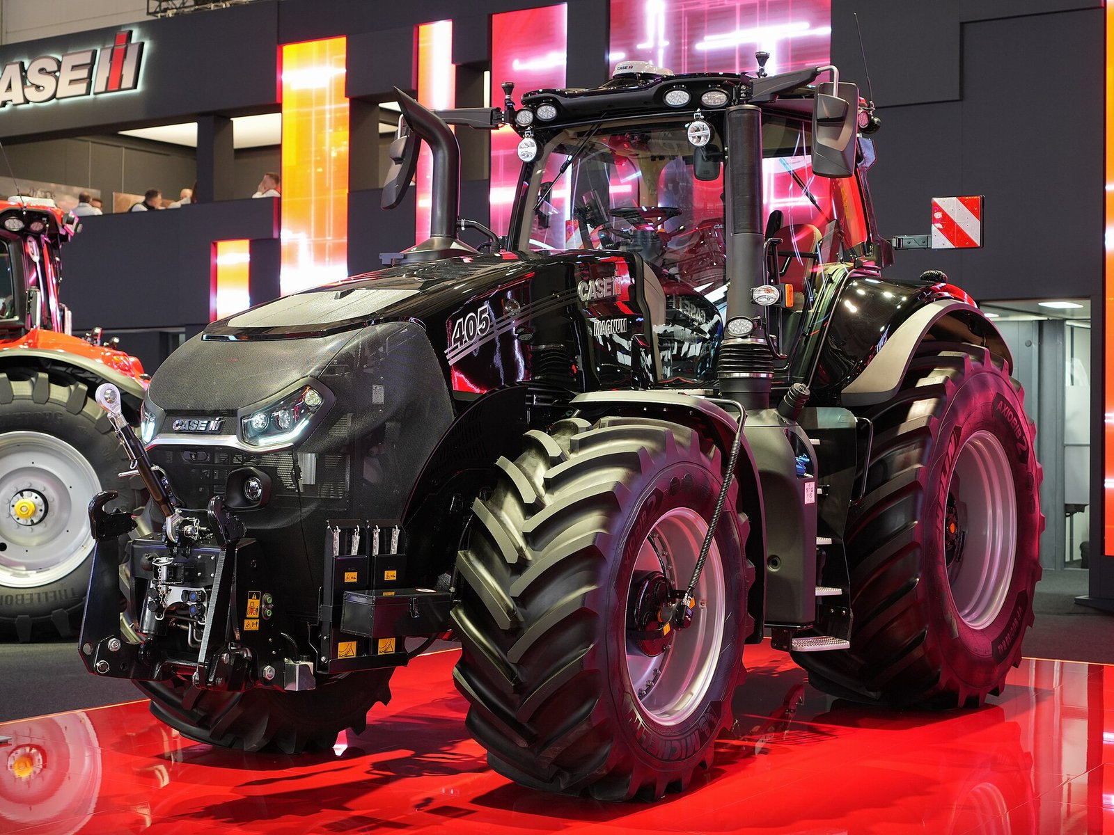 Case IH Magnum 405 tractor family image