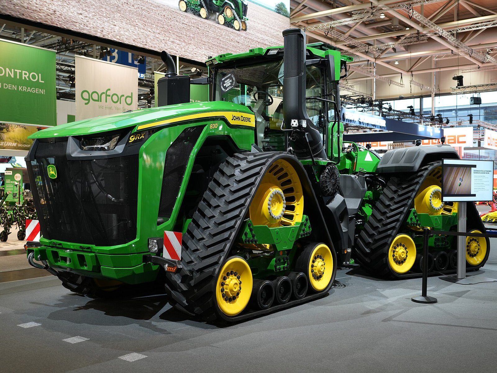 John Deere 9RX 830 four-track tractor